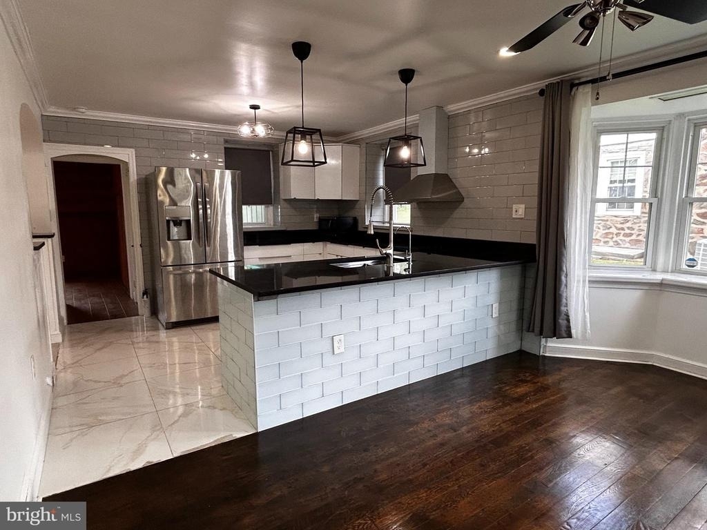 56 N New Ardmore Avenue - Photo 10