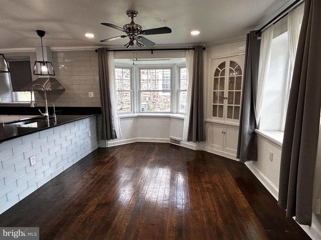 56 N New Ardmore Avenue - Photo 2