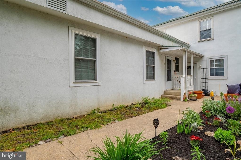 20 S Village Avenue - Photo 14