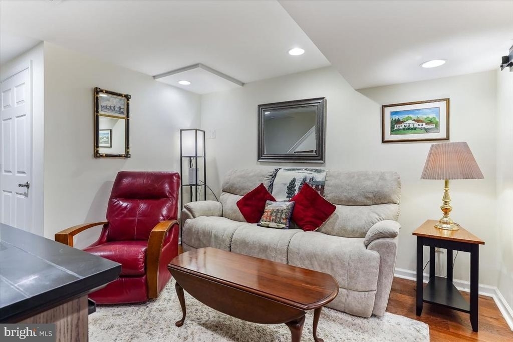 43 Hawthorne Road N - Photo 2
