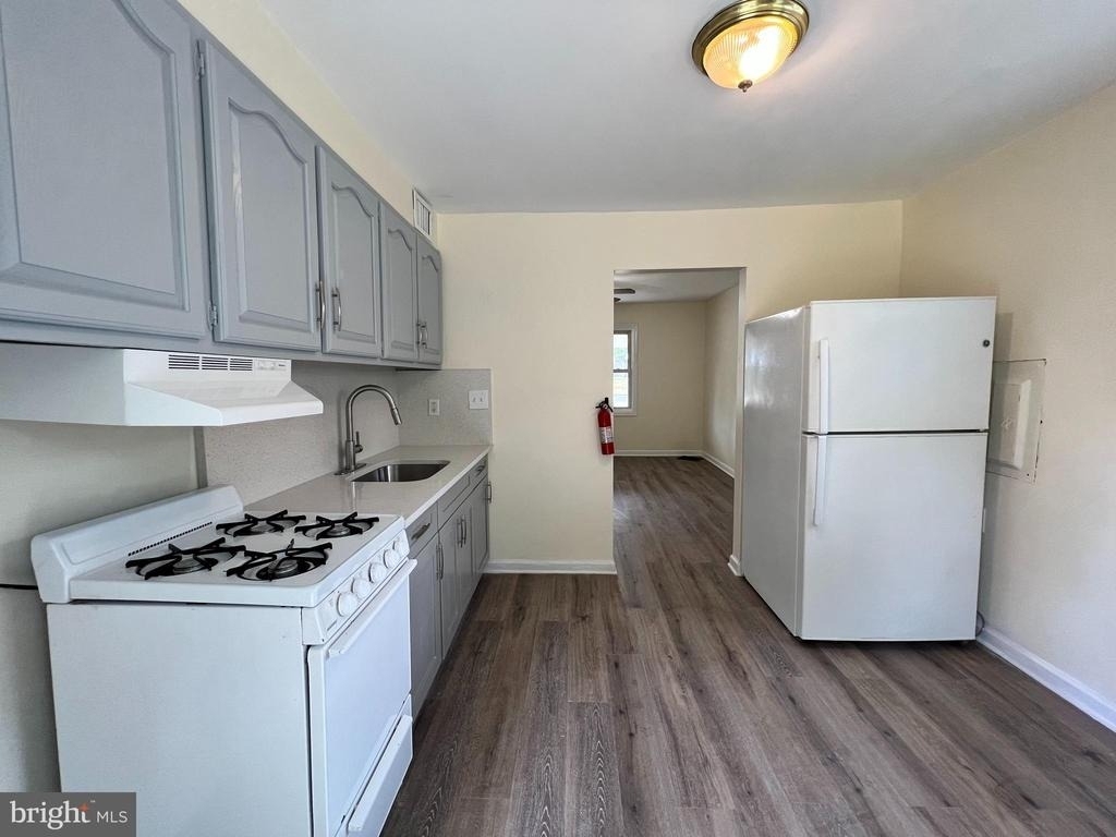 1008 Terrace Boulevard - Photo 6