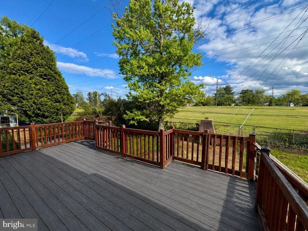 7420 Wyndam Road - Photo 15