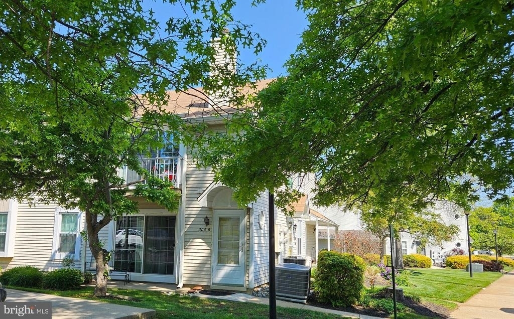 300 Mitten Lane - Photo 1