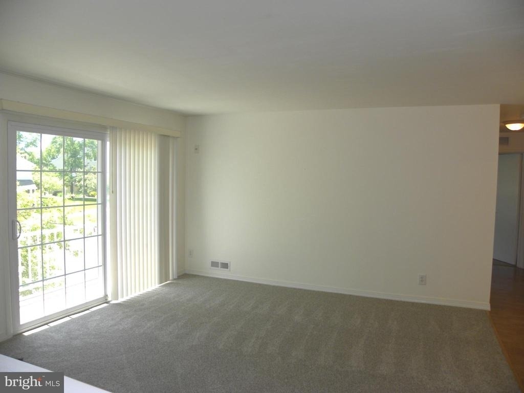 300 Mitten Lane - Photo 5