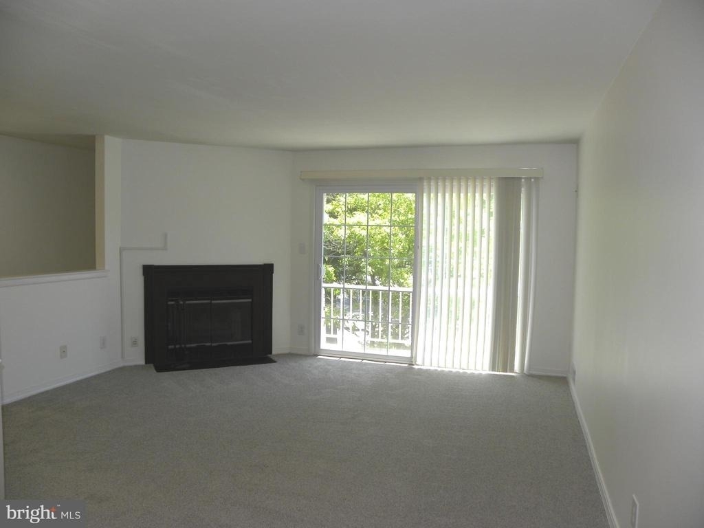 300 Mitten Lane - Photo 4