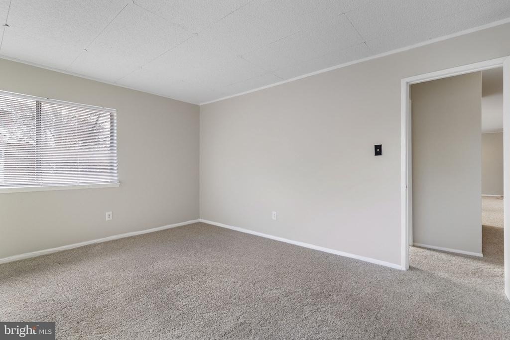10239 Prince Place - Photo 32