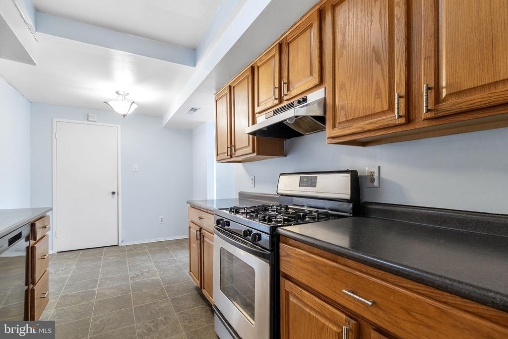 10239 Prince Place - Photo 14