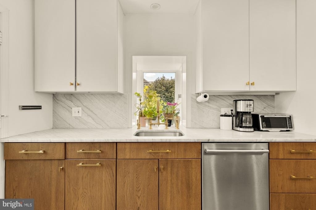 7208 Delfield Street - Photo 9