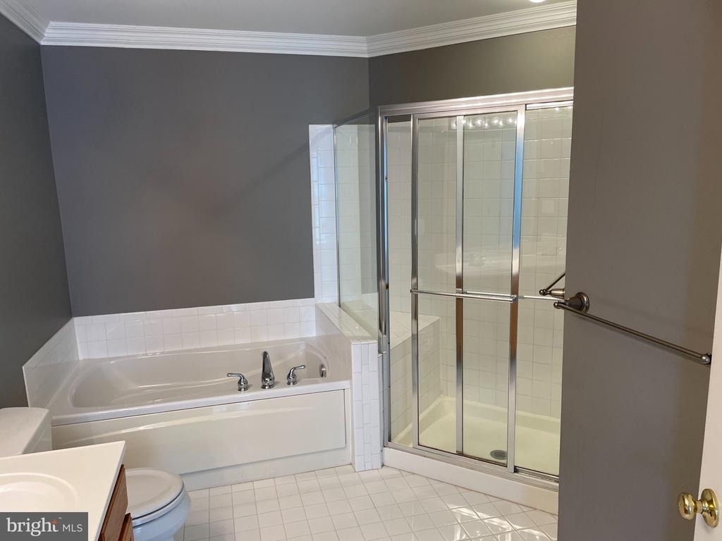 313 Cross Green Street - Photo 13