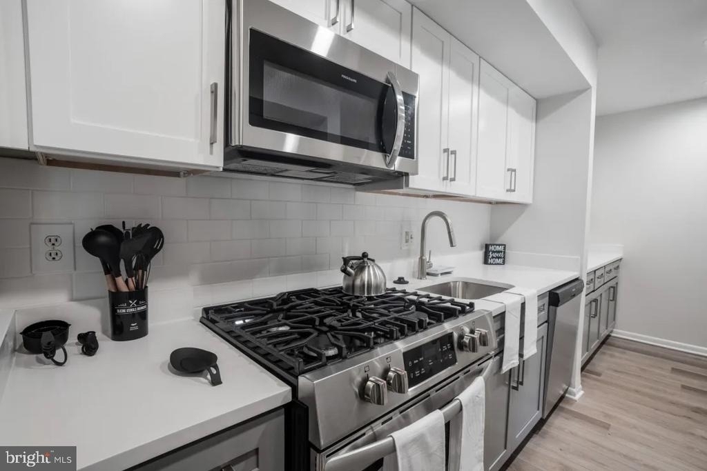 1699 Yale Place - Photo 6
