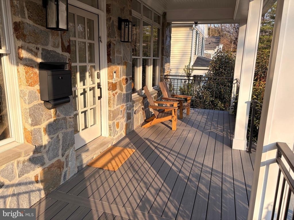 153 Quincy Street - Photo 1