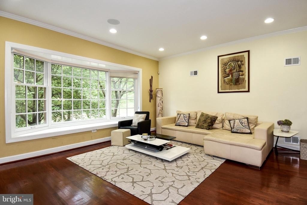 5153 Westbard Avenue - Photo 10