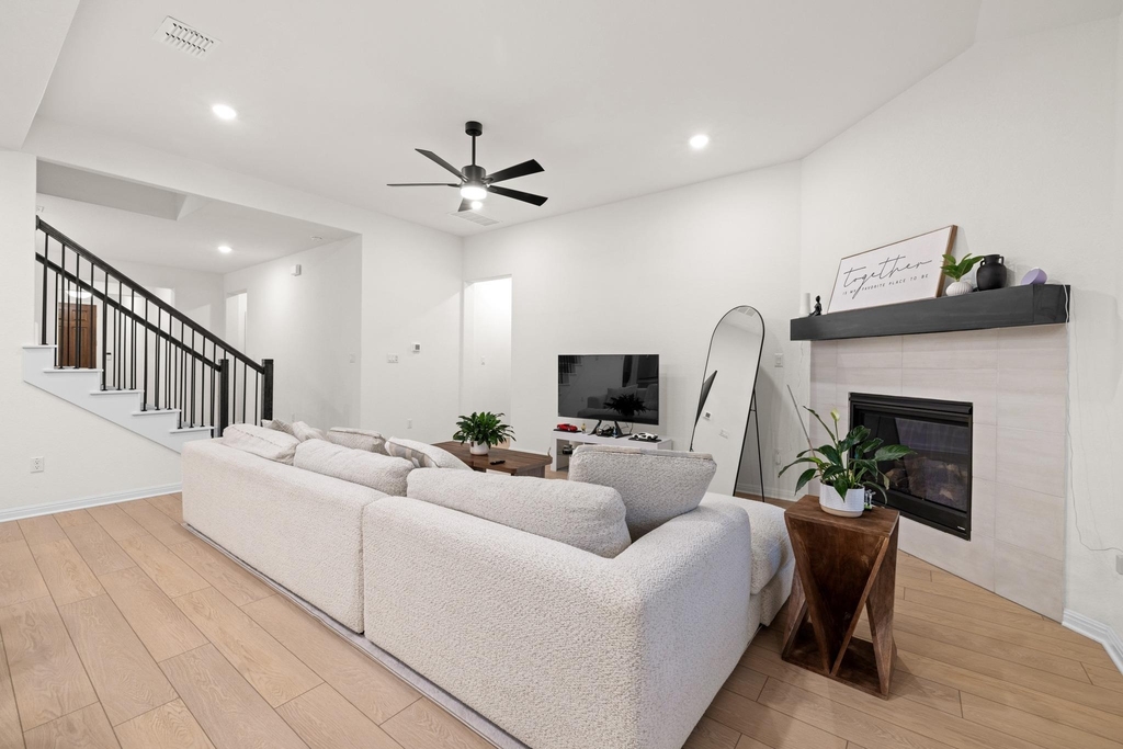 2604 Acoma Ln - Photo 6