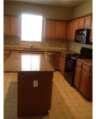 1713 Suter St - Photo 1