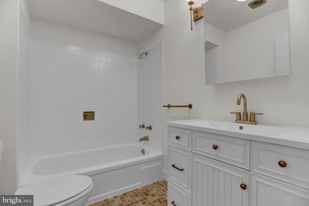 1101 Saint Paul Street - Photo 24