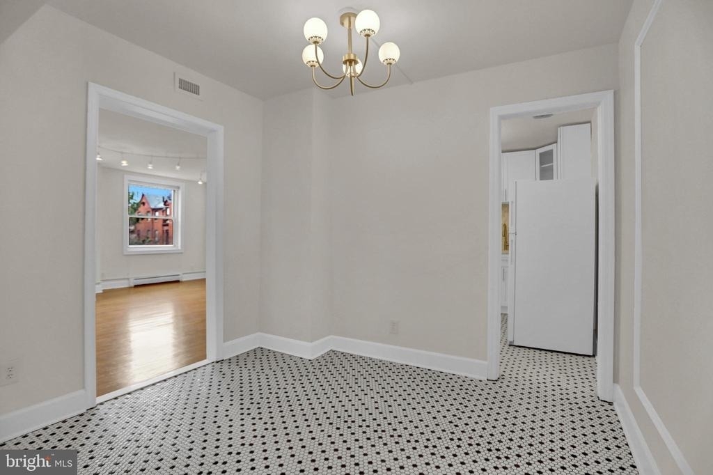 1101 Saint Paul Street - Photo 8
