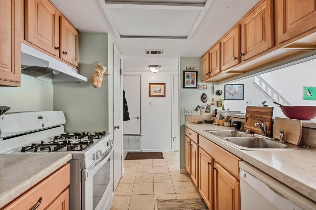 6029 Old Fredericksburg Rd - Photo 11
