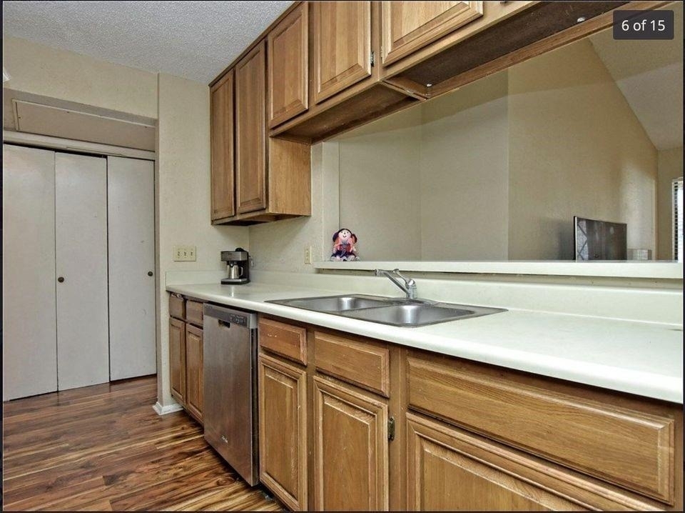 806 W 24th St - Photo 3