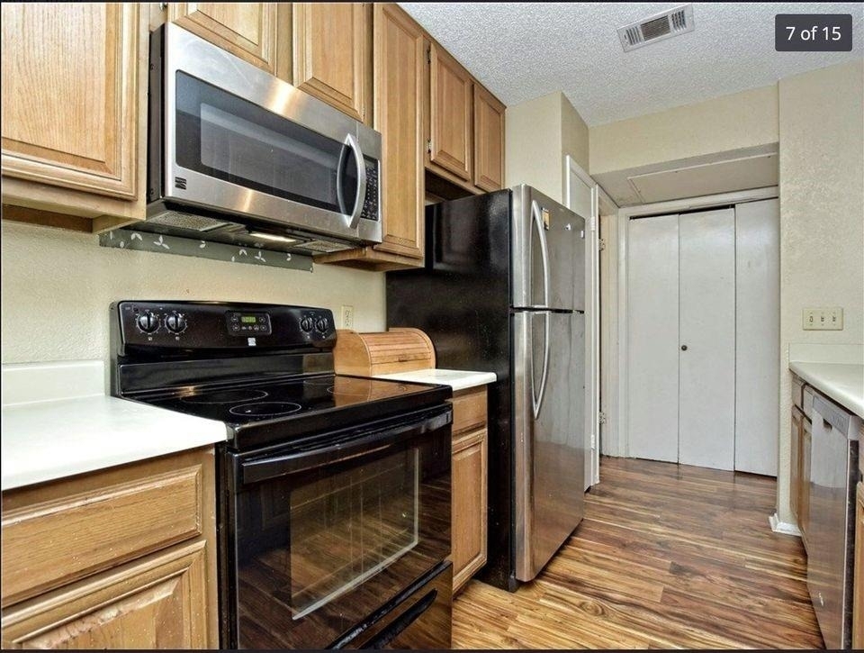 806 W 24th St - Photo 9