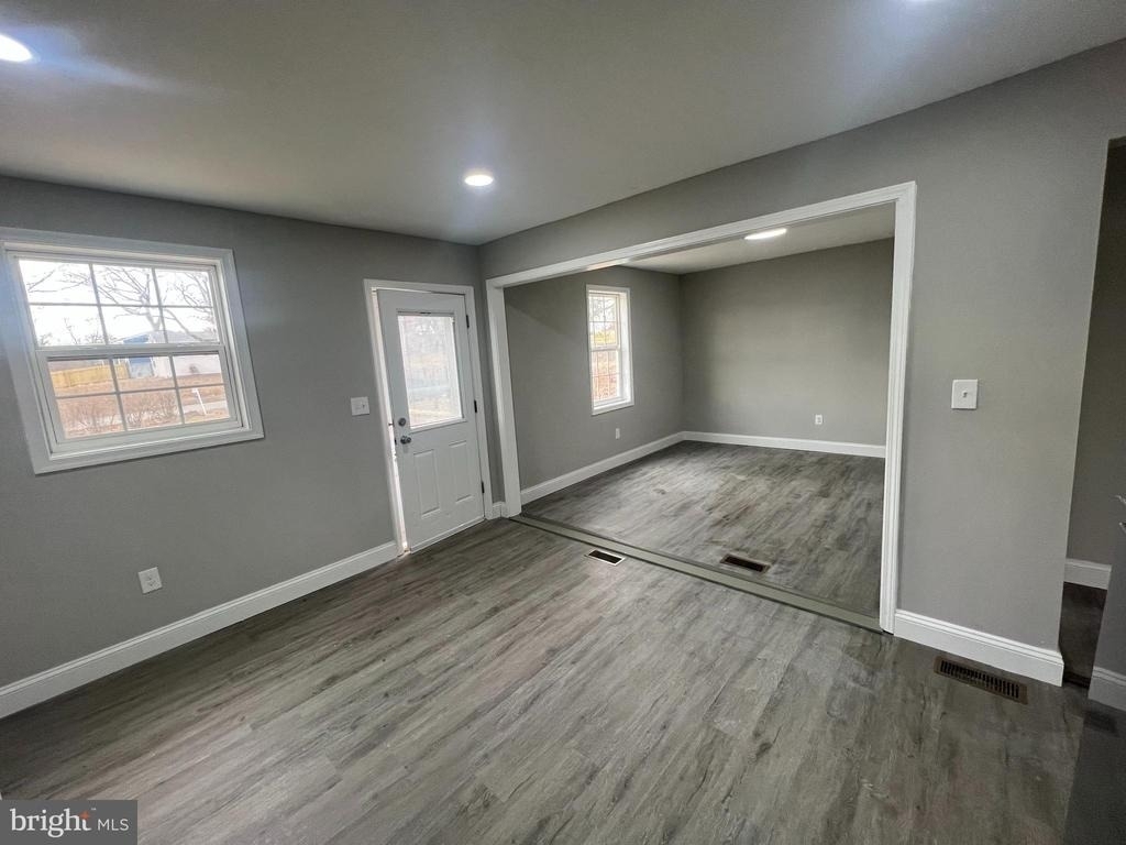 7967 Foster Avenue - Photo 15