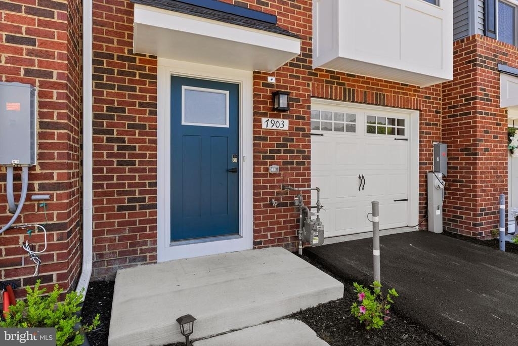 7903 Tanbridge Ln - Photo 2