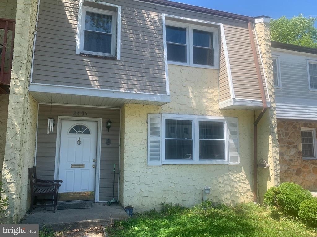 2405 Olden Avenue - Photo 1