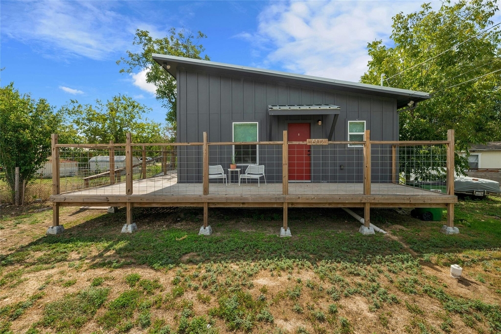 602 Persimmon St - Photo 0