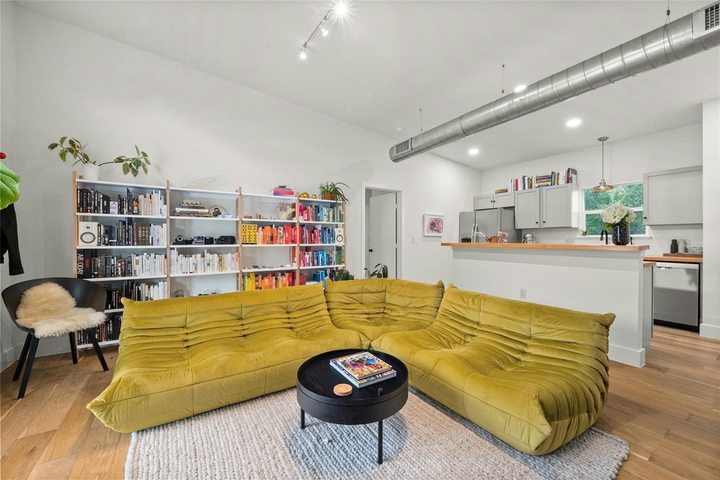 602 Persimmon St - Photo 5