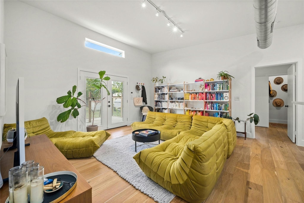 602 Persimmon St - Photo 3