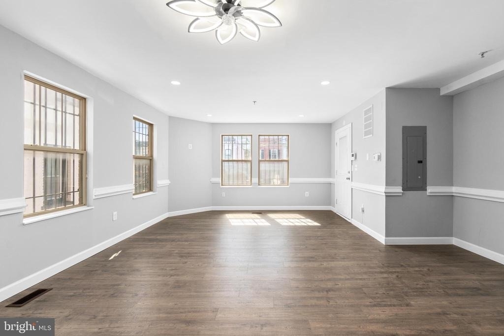 1829 Providence Street Ne - Photo 4