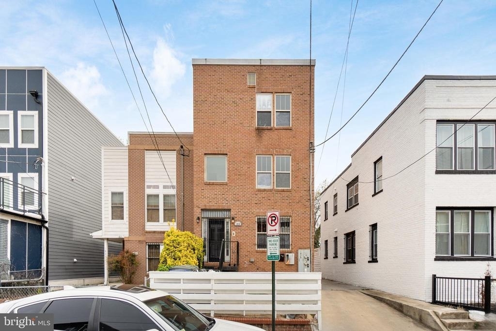 1829 Providence Street Ne - Photo 0