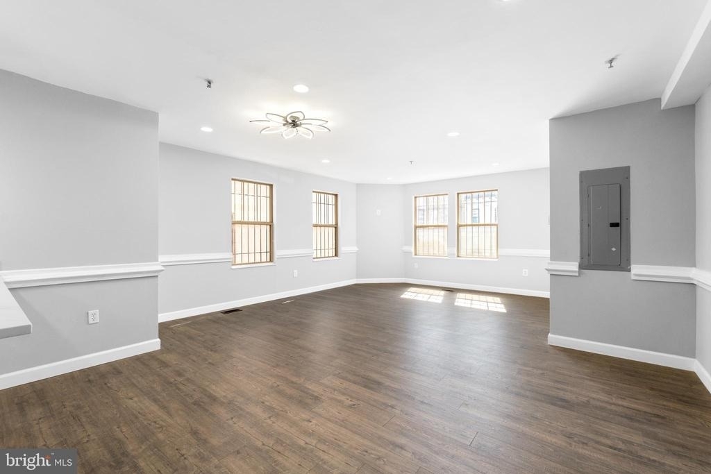 1829 Providence Street Ne - Photo 5