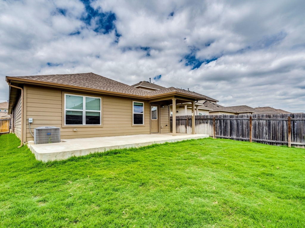 217 Yoakum St - Photo 23