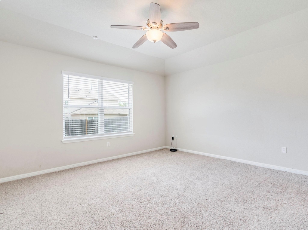 217 Yoakum St - Photo 11