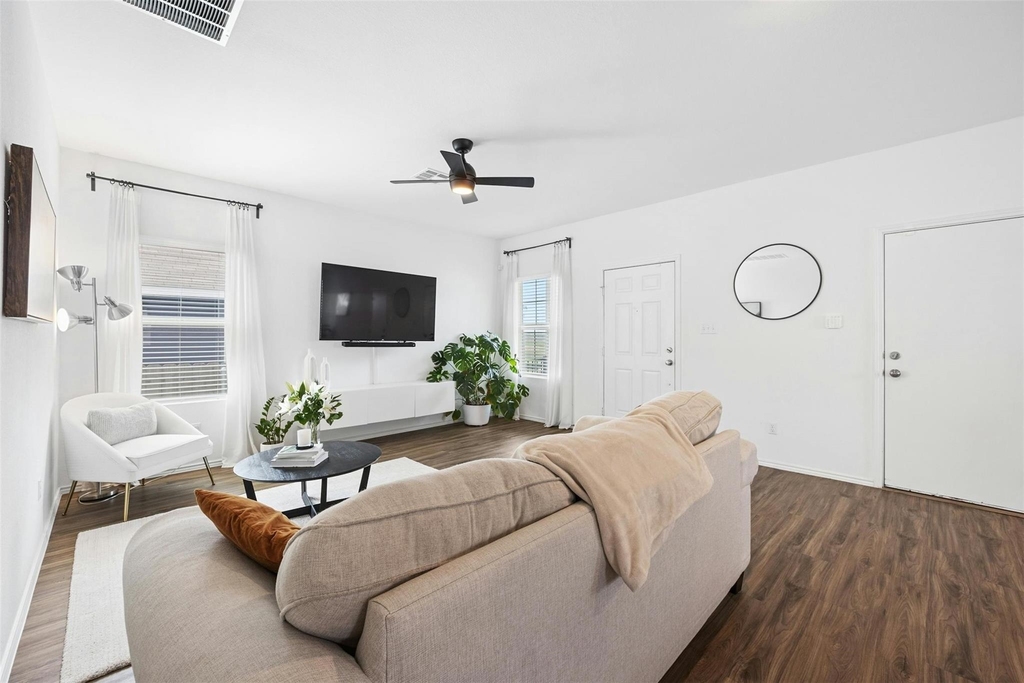 221 Barbary Coast Ln - Photo 7