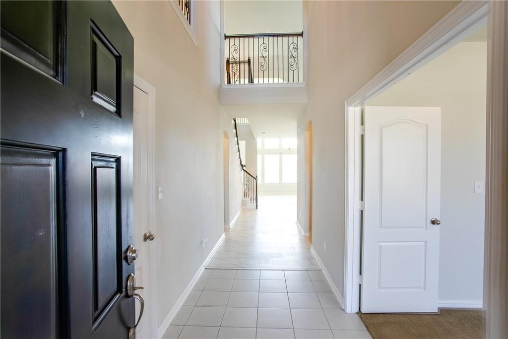 8049 Arezzo Dr - Photo 3