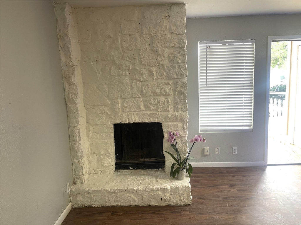 2200 Tabor Ct - Photo 6