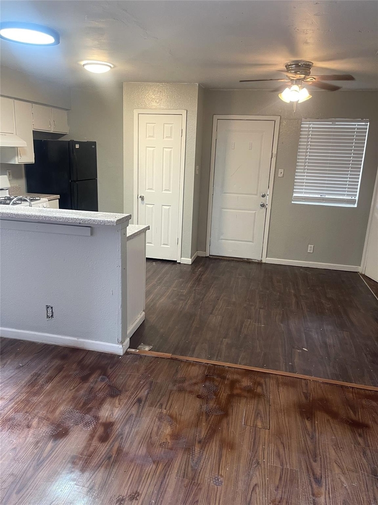 2200 Tabor Ct - Photo 8
