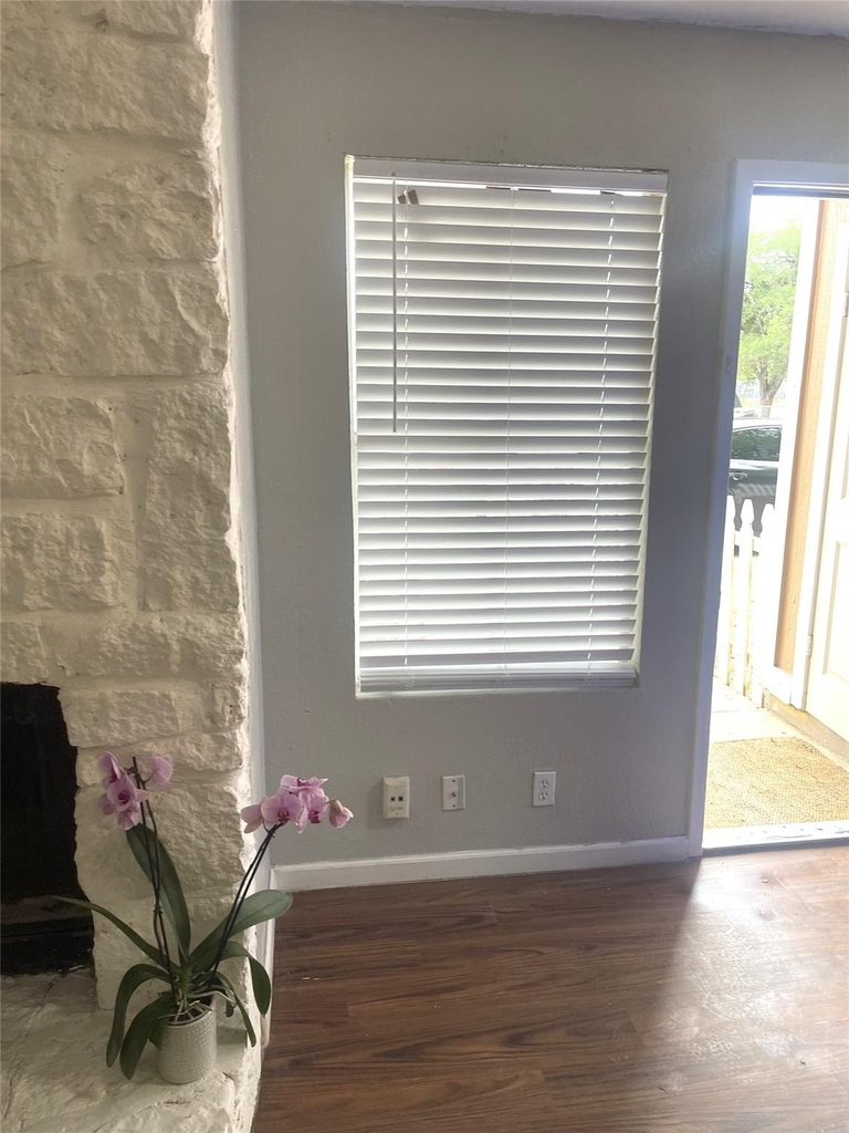 2200 Tabor Ct - Photo 7