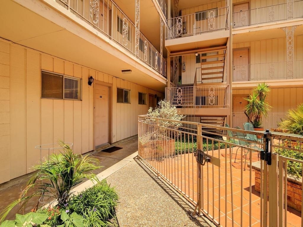 4539 Guadalupe St - Photo 26