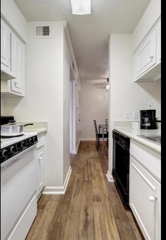 4539 Guadalupe St - Photo 14