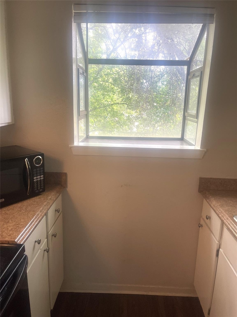 2005 West Loop - Photo 18