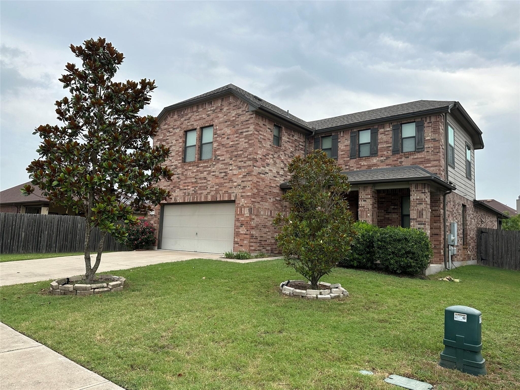 1248 Hyde Park Dr - Photo 0