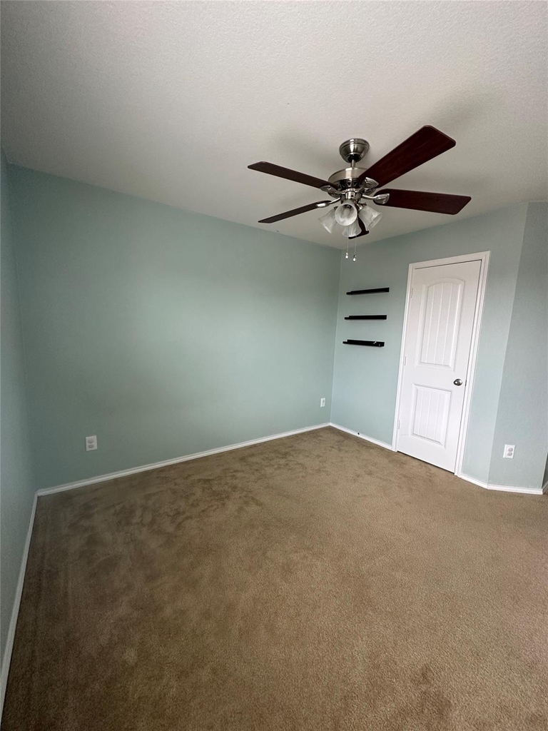 1248 Hyde Park Dr - Photo 33