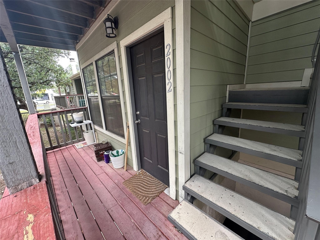 2215 Post Rd - Photo 11