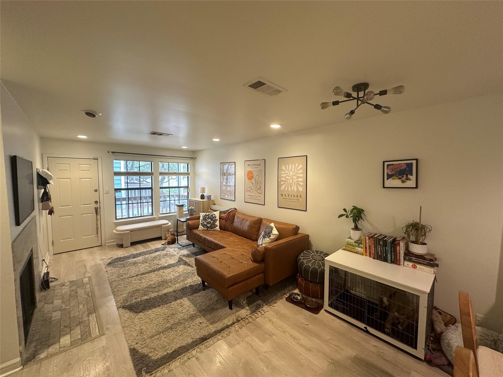2215 Post Rd - Photo 1