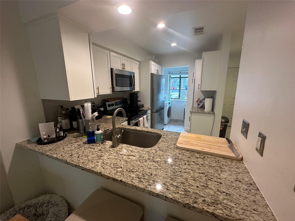 2215 Post Rd - Photo 3