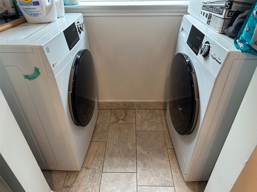 2215 Post Rd - Photo 6