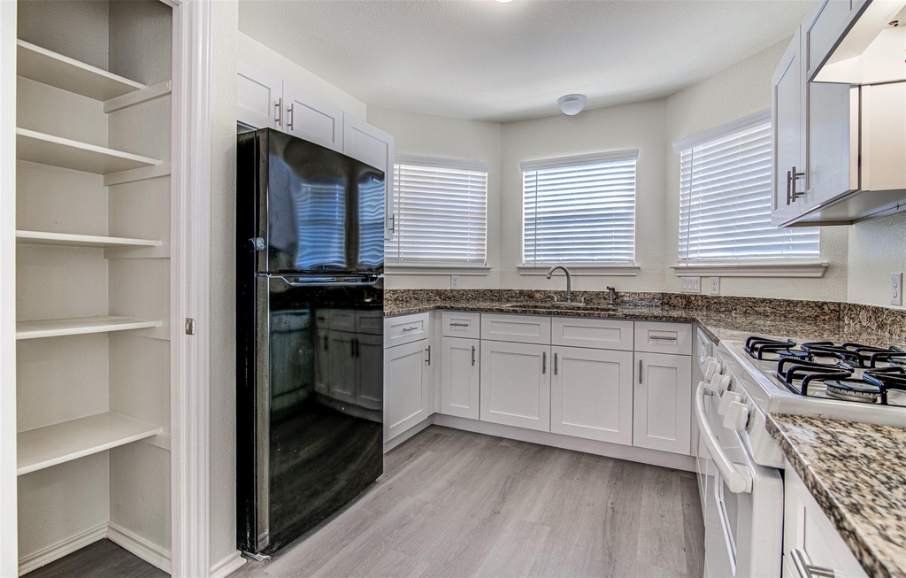 1604 Southwestern Trl - Photo 7