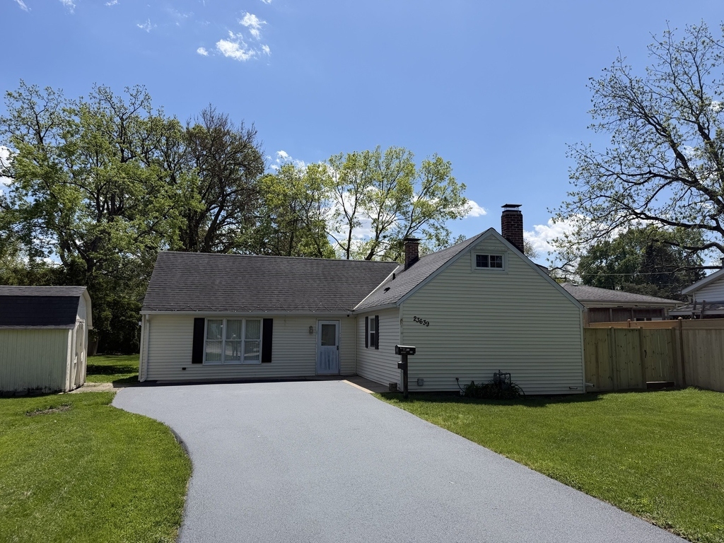 23639 W Chicago Street - Photo 0